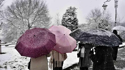 Çamlıca'da Kar Yağışı Görüntülendi