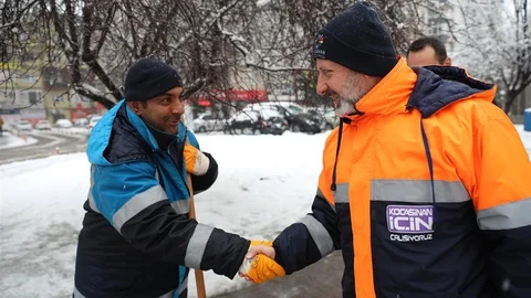 Kayseri'de Kar Temizleme Çalışmaları Devam Ediyor