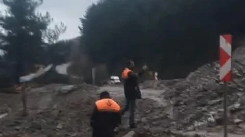 Kastamonu'da Heyelan Nedeniyle Yol Kapandı