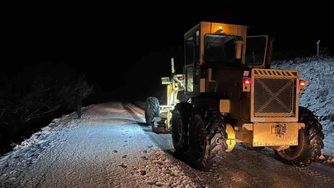 Aydın'da Karla Mücadele Çalışmaları Sürüyor