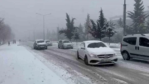 Besni'de Kar Yağışı Sorun Yarattı