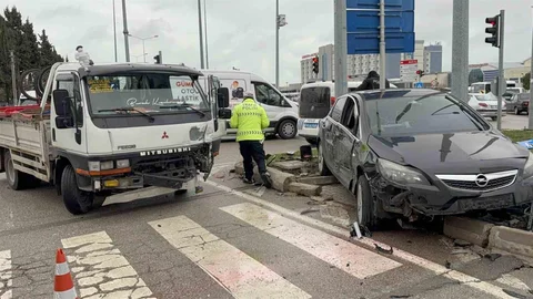 Samsun'da Kavşakta Trafik Kazası