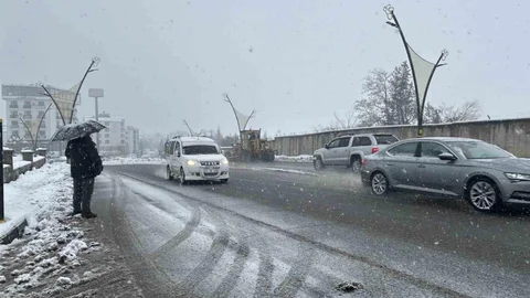 Bingöl'de Kar Yağışı Etkisini Sürdürüyor