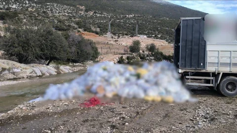 Finike'de Atık Dökme Olayı