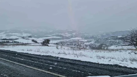 Tekirdağ Yüksek Kesimlerinde Kar Yağışı Etkili Oldu