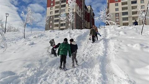 Muş'ta Eğitim Bir Gün Tatil Edildi
