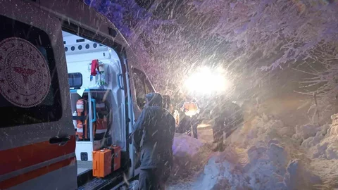 Malatya'da Yolda Mahsur Kalanlar Kurtarıldı