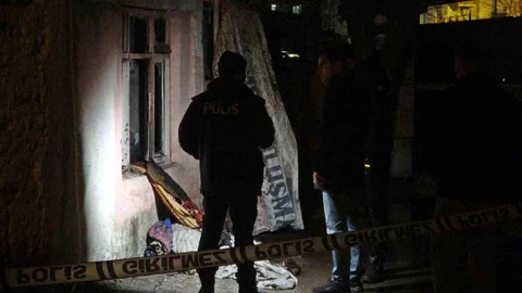 Antalya'da Gecekondu Yangını Sonucu 1 Kişi Hayatını Kaybetti
