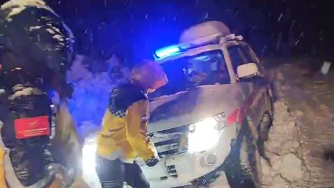 Muş'ta Hasta Çocuğa Ulaşmak İçin Ekipler Seferber Oldu