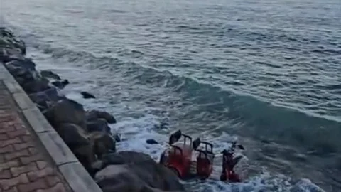 Bursa'da Elektrikli Motosiklet Denize Düştü