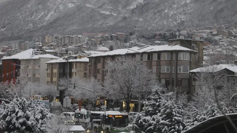 Bursa'da Kar Yağışı Ulaşımı Olumsuz Etkiledi