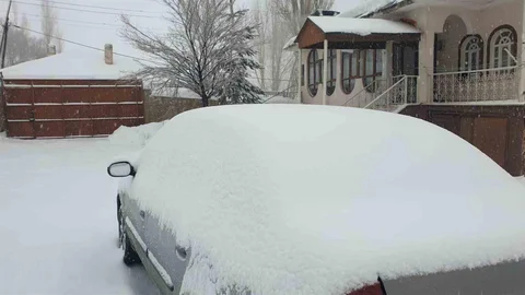 Başkale'de 19 Yerleşim Yeri Ulaşıma Kapandı