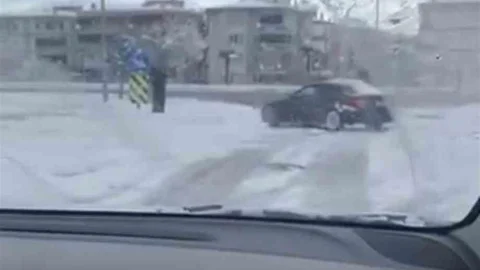 Bursa'da Drift Atan Sürücü Tehlikeye Soktu