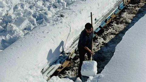 Şırnak'ta Arıcılar Kış Mücadelesi Veriyor