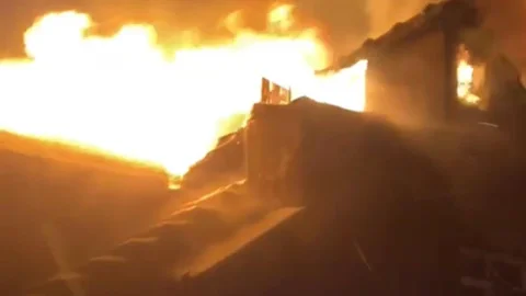 Gönen'de Ev Yangını Çatıya Sıçradı