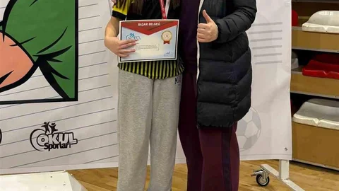 Elazığ'da Bilek Güreşi Başarısı