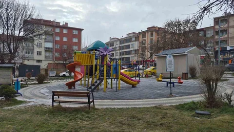 Eskişehir'deki Parklar Soğuk Hava Nedeniyle Boş Kaldı