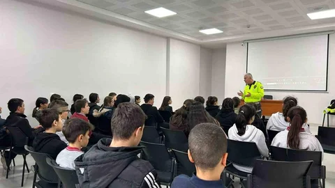 Eğirdir'de 135 Öğrenciye Trafik Eğitimi Verildi