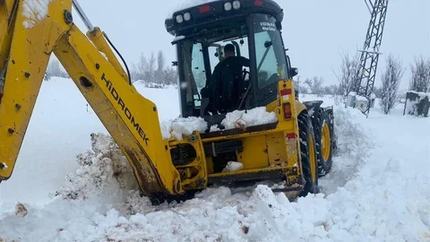 Adıyaman'da Kar Yağışı Elektrik Arızasına Neden Oldu