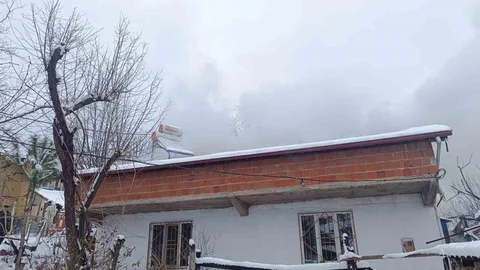 İnegöl’de Ev Yangını: 1 Yaralı Var