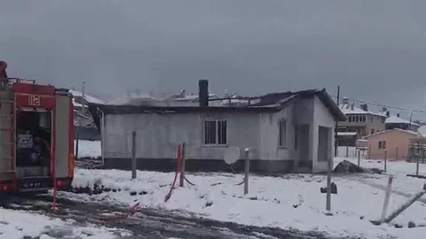 Tavşanlı’da Ev Yangını Maddi Hasarla Sonuçlandı