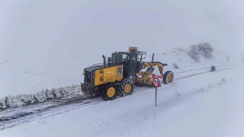 İlkadım'da Karla Mücadele Çalışmaları Devam Ediyor