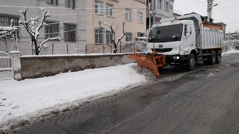 Melikgazi'de Karla Mücadele Çalışmaları Devam Ediyor