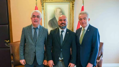 MHP Lideri Bahçeli'den Fotoğraf Jestleri