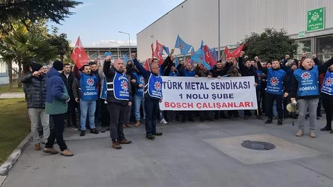 Bursa'da Otomotiv İşçileri Eylemde