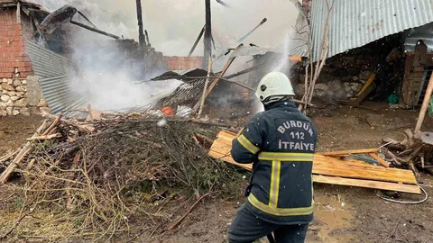 Burdur'da Ev Yangını Oluştu