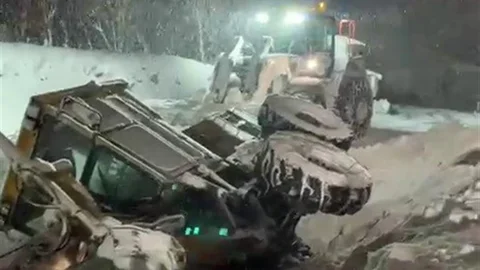 Erzurum'da Kar Temizleme Aracı Devrildi