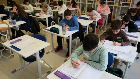 Başarıya Giden Yolda Bursalı Öğrencilere Kapılar Açılıyor