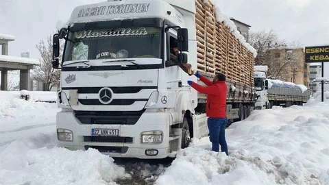 Kahramanmaraş'ta Sürücülere Sıcak Çorba İkramı