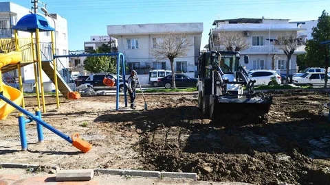 Söke'de Park Yenileme Çalışmaları Devam Ediyor