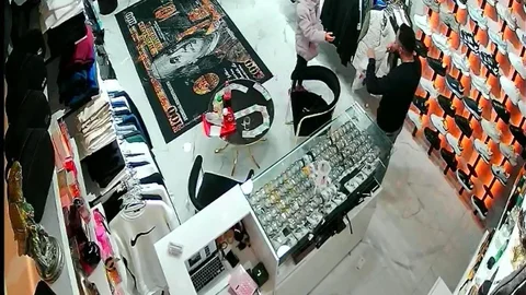 Babasına Hediye Alan Kız Çocuğu Viral Oldu