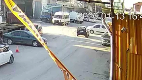 Denizli'de Ticari Araç Devrildi