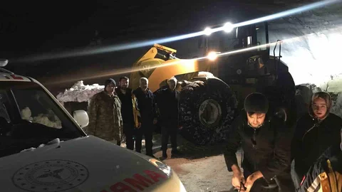 Adıyaman'da Hastaya Ulaşmak İçin Zorlu Mücadele