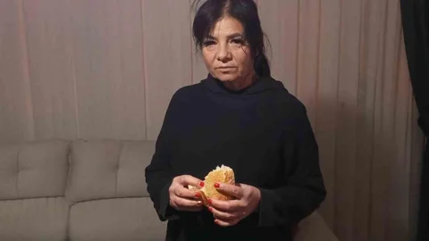 İzmir'de Ekmeğin İçinden Vida Çıktı