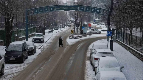 Bolu'da Kar Yağışı Devam Ediyor