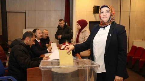 Erzurum'da Kadın Oda Başkanı Yeniden Seçildi