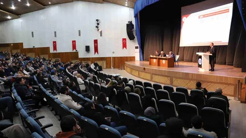 Elazığ'da Akademik Toplantı Gerçekleşti