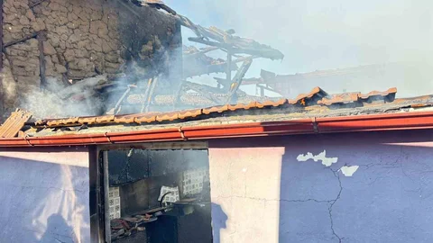 Bozdoğan'da Ev Yangını Çıktı