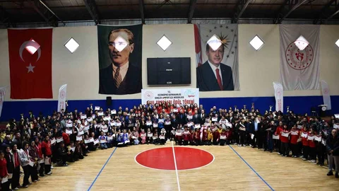 Vezirköprü'de Okul Sporları Ödül Töreni