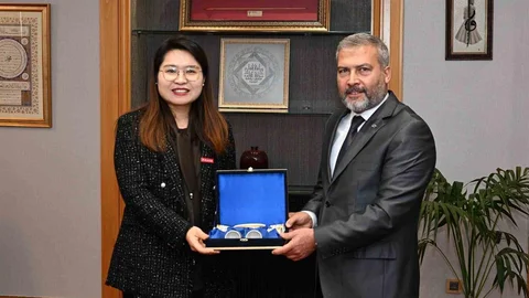 Çinli Heyet Anadolu Üniversitesi'nde Buluştu