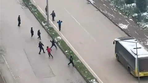 İnegöl'de Kar Topu Gerginliği Yaşandı