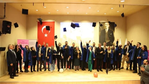 Kütahya'da Aile Üniversitesi Mezuniyet Töreni
