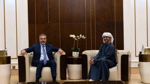Dışişleri Bakanı Fidan BAE'de Görüşme Gerçekleştirdi