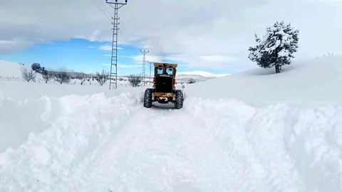 Kahramanmaraş'ta Karla Mücadele Devam Ediyor