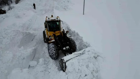 Bitlis'te Karla Mücadele Çalışmaları Devam Ediyor