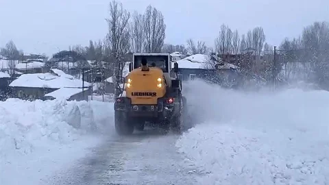 Muş'ta 264 Köy Yolu Yeniden Açıldı